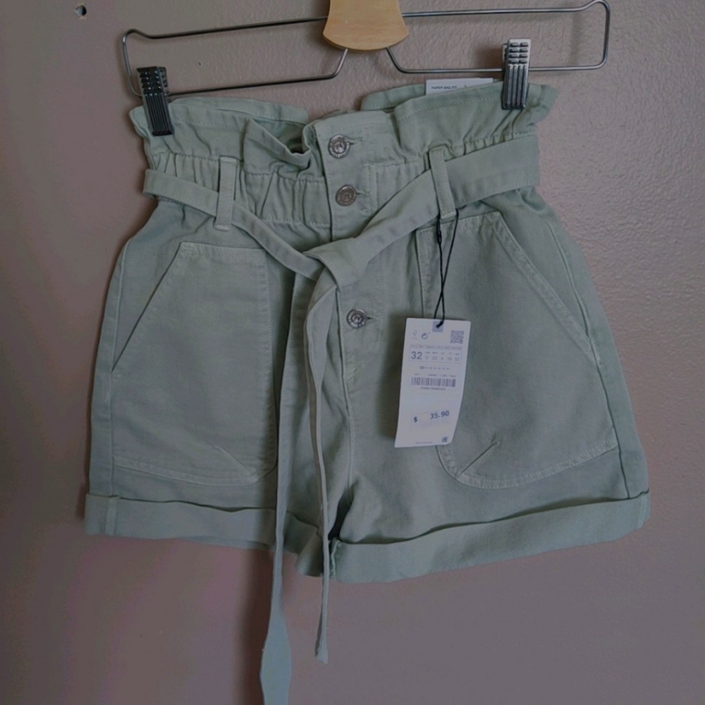 Zara shorts in pastel green